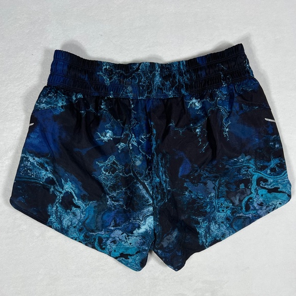 all in motion shorts - Picture 2 of 5